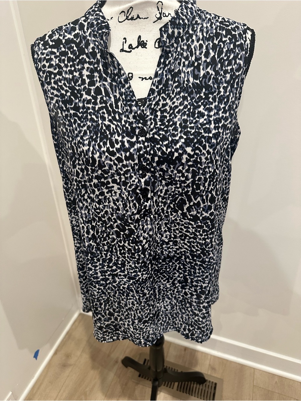 Spense Black and White Sleeveless Animal Print Blouse